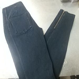 Smoothing Waist Stretch Denim Ankle Zip Legging